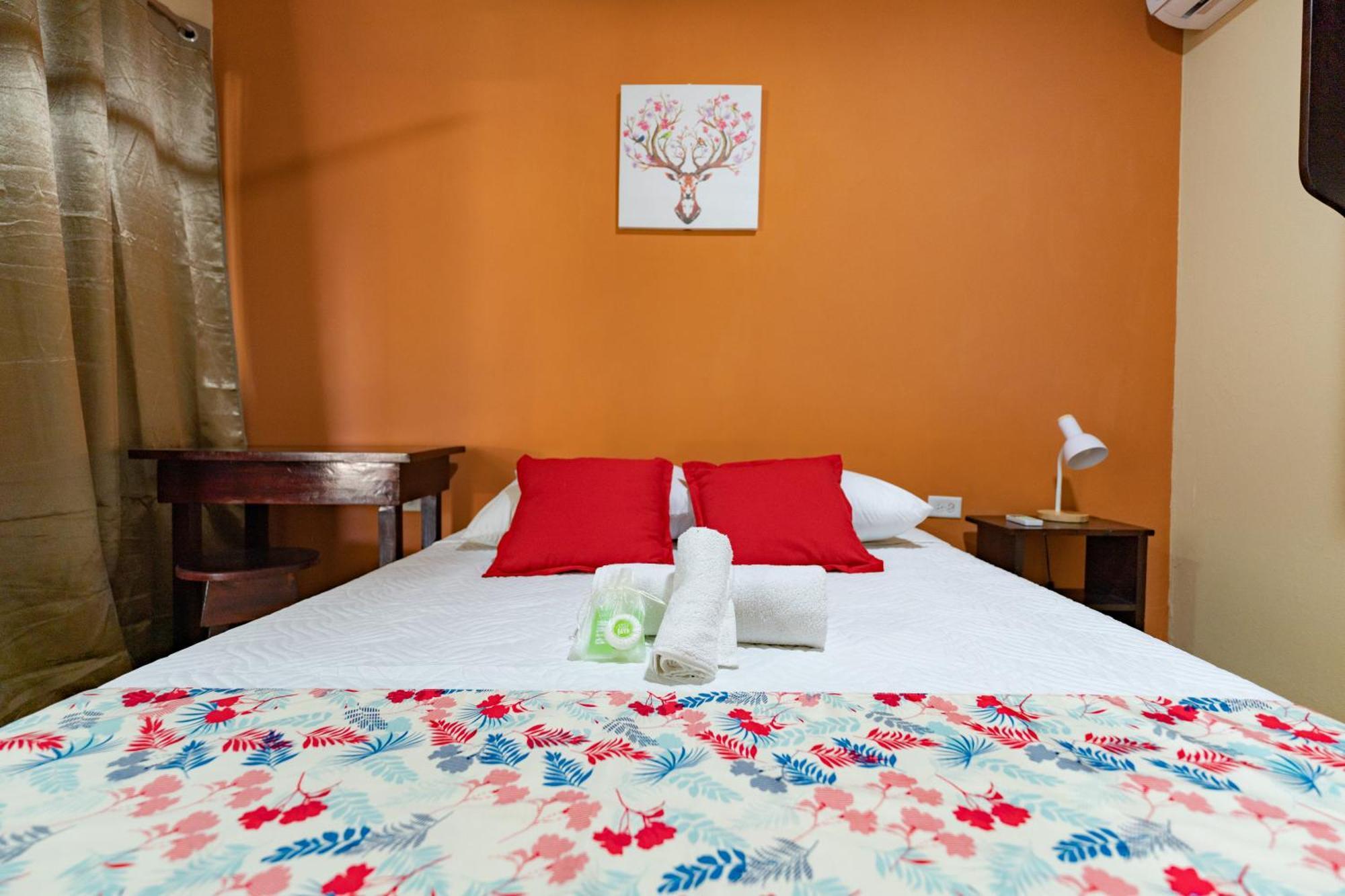 El Cocobolo Food&Rest Room 4 Bed And Breakfast Wifi Ac Pkg Gratis リベリア エクステリア 写真