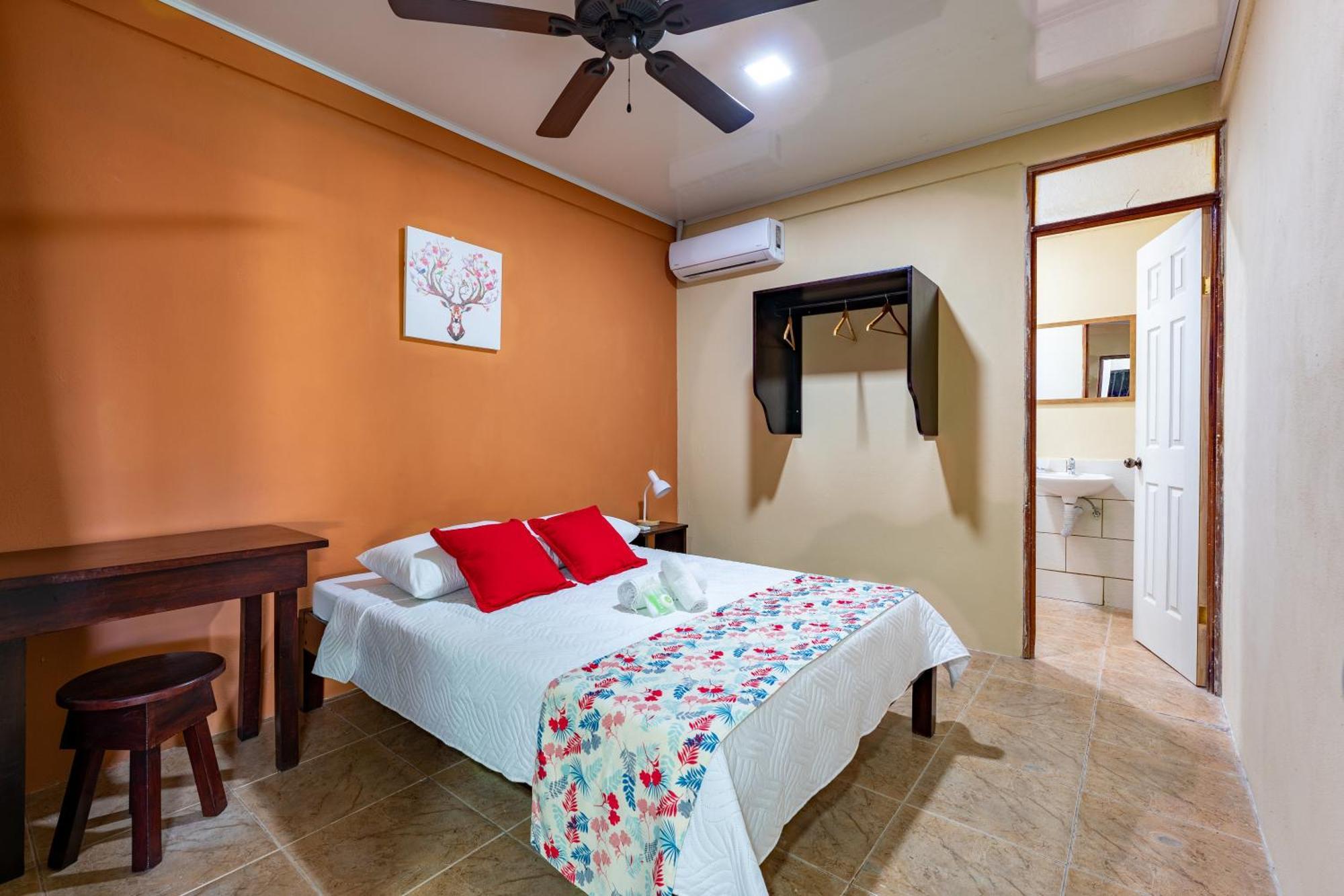 El Cocobolo Food&Rest Room 4 Bed And Breakfast Wifi Ac Pkg Gratis リベリア エクステリア 写真